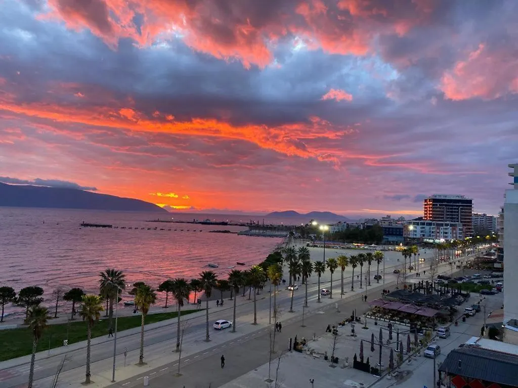 Redona Apartament Vlore 0*,  Albania